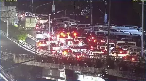 Unidentified rally group occupies EDSA area, MMDA closes White Plains amid traffic disruption