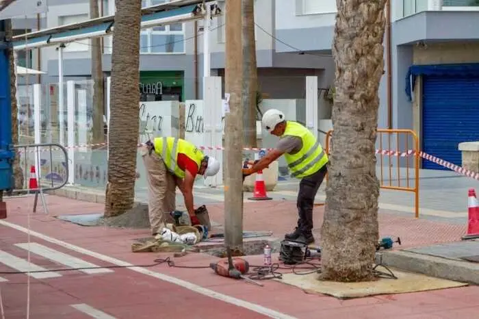 Concluye la renovación del alumbrado del Paseo Marítimo de Almería