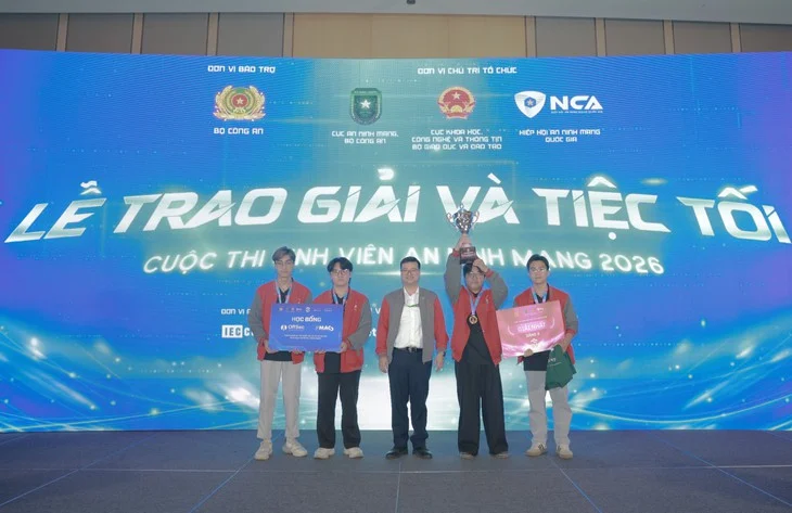 Students from the Posts and Telecommunications Institute of Technology win first prize in the 