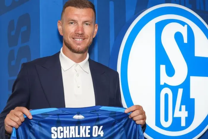 Dzeko renueva con el Schalke: "Todavía tengo hambre de victoria"