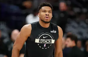Giannis Antetokounmpo Sends Message to Milwaukee Amid Trade Speculation