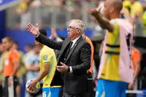 Coach Ancelotti praises Japan, explains why he hasn't used Neymar yet.