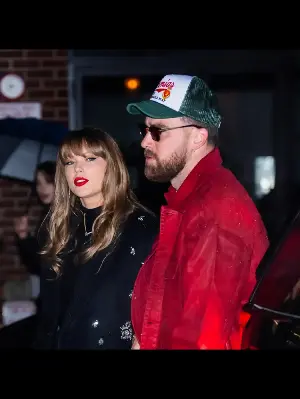 Casamento secreto? Jornal diz que Taylor Swift pode já ter trocado alianças com Travis Kelce