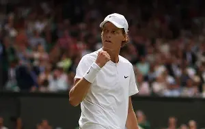 Sinner quickly defeated Shapovalov, advancing to the fourth round of Indian Wells.