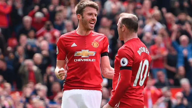 Rooney: Carrick «tiene» que conseguir el puesto de forma permanente
