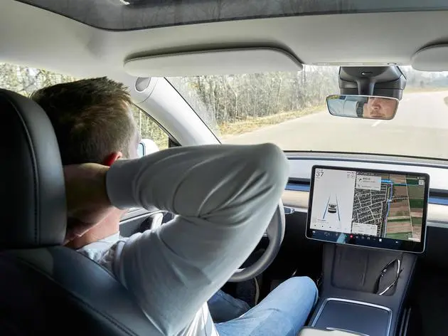 Puppenkopf-Trick: Tesla-Besitzer in China überlisten Autopilot mit simpler Methode