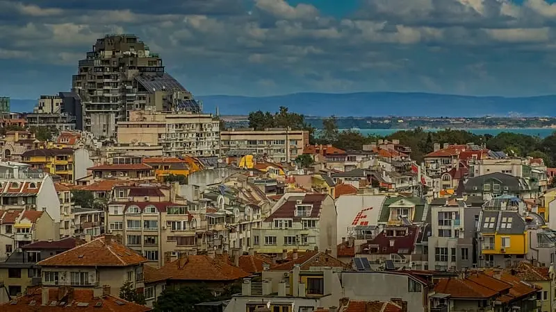 Burgas, sede de Eurovisión 2027: qué ver, dónde alojarse y cuánto cuesta viajar