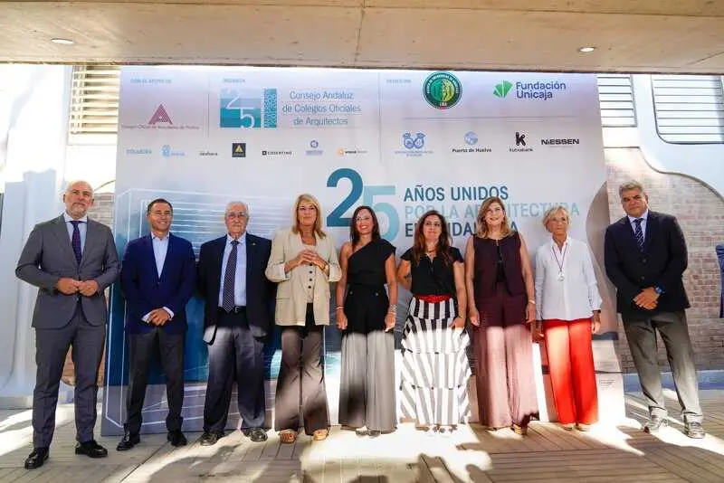 La Junta reivindica la arquitectura como aliada para impulsar más vivienda "asequible" y ciudades "sostenibles"