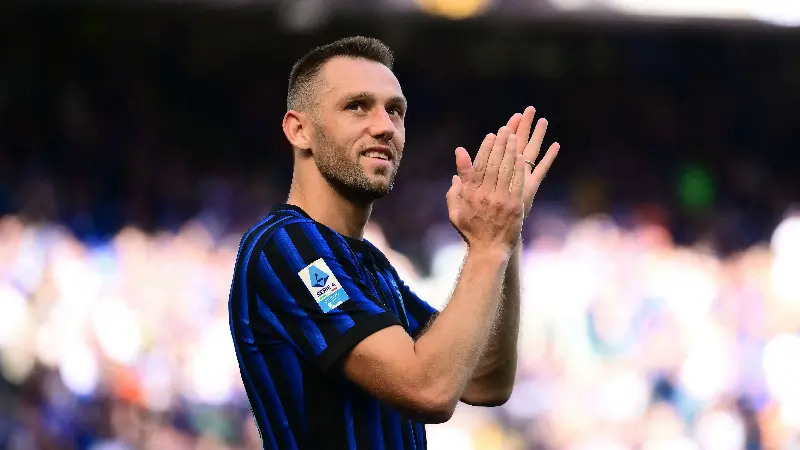 Stefan de Vrij está a punto de cerrar un acuerdo y se quedará en Europa