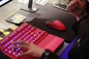What's noteworthy about the 59-gram Logitech G gaming mouse?