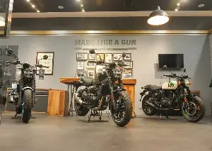 Royal Enfield expands its motorcycle range in Vietnam, with prices starting from 109 million VND.