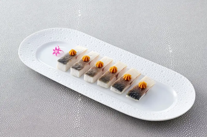Chilled and steamed fourfinger threadfin.