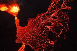 Mercury's surface has less silicon dioxide