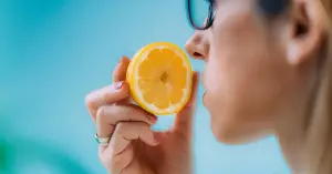 Smell has a direct neural pathway to the brain’s memory centres — and researchers used that to produce a 226% performance gap on a memory test, without drugs or training