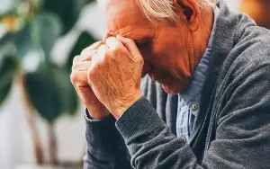 5 warning signs of mental disorders in older adults.