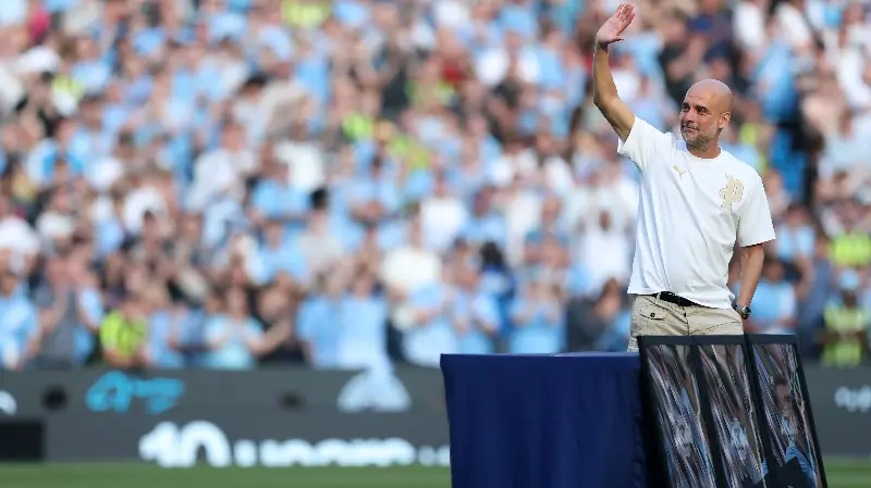 ¡La lámpara de escritorio y la taza de café de Pep Guardiola salen a la venta! El Manchester City subastará el mobiliario de la oficina del exentrenador tras su marcha