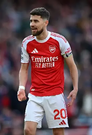 Ex-Arsenal star lifts lid on 'joyless' life playing under Mikel Arteta amid title race prediction