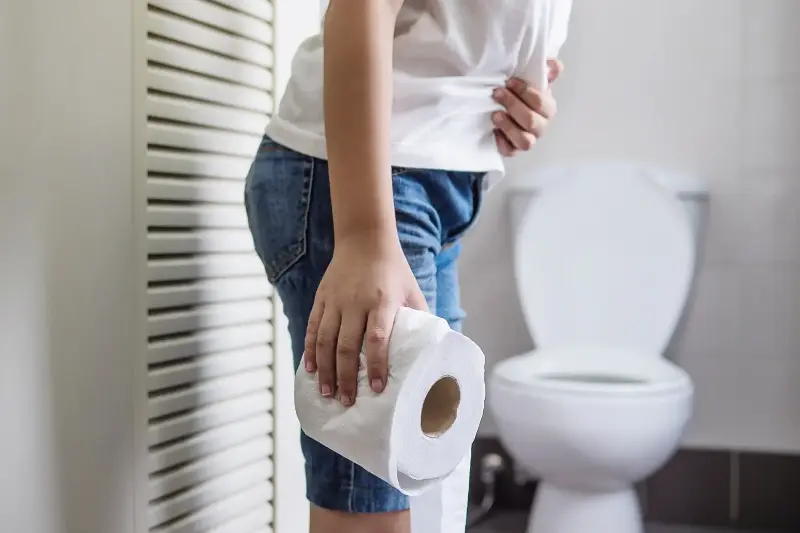 Constipation gets aggravated if you sit on the toilet for a long time. You may observe abdominal pain if you eat, especially if you are constipated for a long time. 