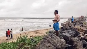 Depression over Bay of Bengal intensifies, cyclone warning issued at 9 Tamil Nadu, Puducherry ports