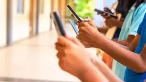 Teaching teens to navigate social media