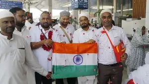 3,000 stranded Indian Umrah pilgrims fly back from Saudi Arabia; MEA sets up 24-hour helplines | Top updates