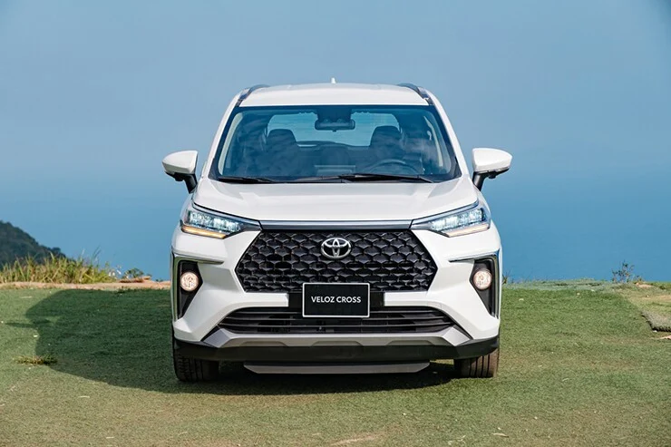 Toyota Veloz Cross 2026 front end design