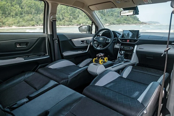 Interior features and amenities of the 2026 Toyota Veloz Cross