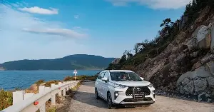 Toyota Veloz Cross 2026: Detailed review of the versatile 7-seater MPV, including the latest on-the-road price.