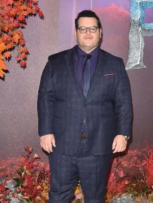 Frozen star Josh Gad's mom dealing with 'serious medical emergency'