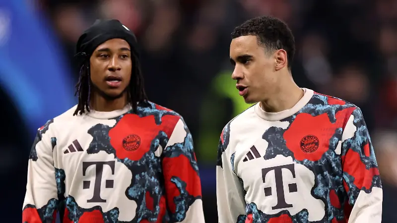 Jamal Musiala confía en que Michael Olise «destacará aún más» y elogia al entrenador del Bayern, Vincent Kompany, llamándolo «persona fantástica»