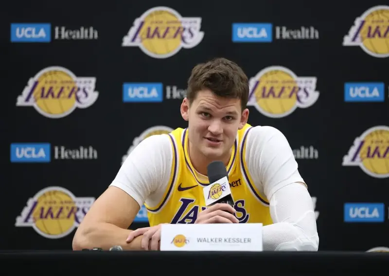 EL SEGUNDO, CALIFORNIA – SEPTEMBER 28: Walker Kessler #14 of the Los Angeles Lakers during Los Angeles Lakers Media Day at UCLA Health Training Center on September 28, 2026 in El Segundo, California. (Photo by Harry How/Getty Images)