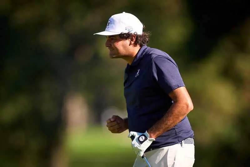 (Crónica) Un Chacarra cojo, Sergio García y Ayora toman el mando en el Open de España