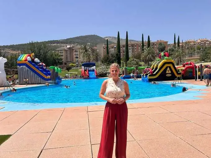 El Ayuntamiento da el pistoletazo de salida a la temporada de piscinas con una fiesta acuática infantil