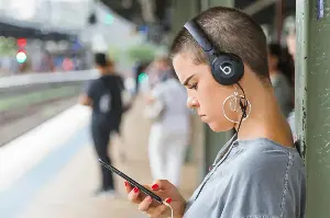 AI songs outstreamed Taylor Swift, but no one was listening