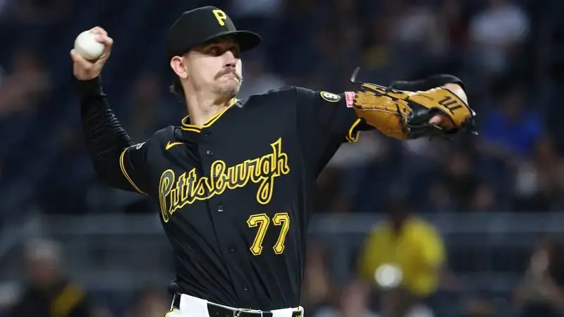 Pittsburgh Pirates relief pitcher Brandan Bidois
