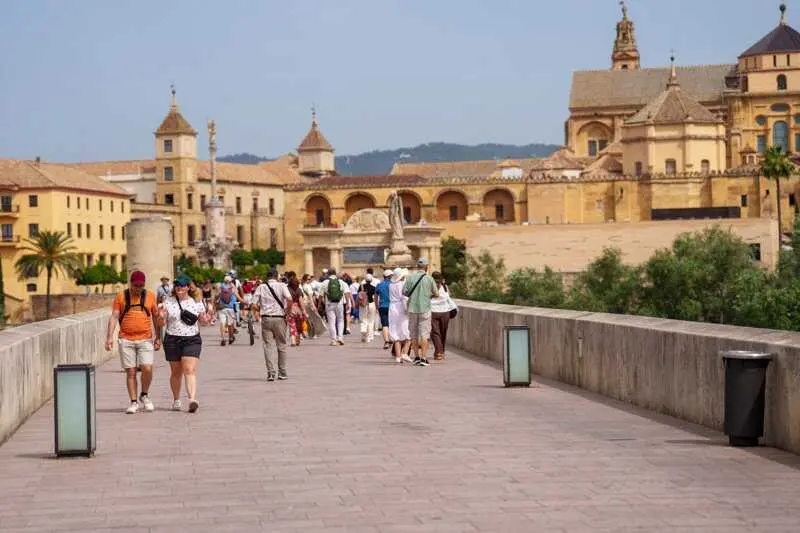 Córdoba registra un aumento del 9% de viajeros y del 7,6% de pernoctaciones en julio