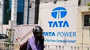 Tata Power share price falls over 3% after Q1 results. Opportunity to buy?