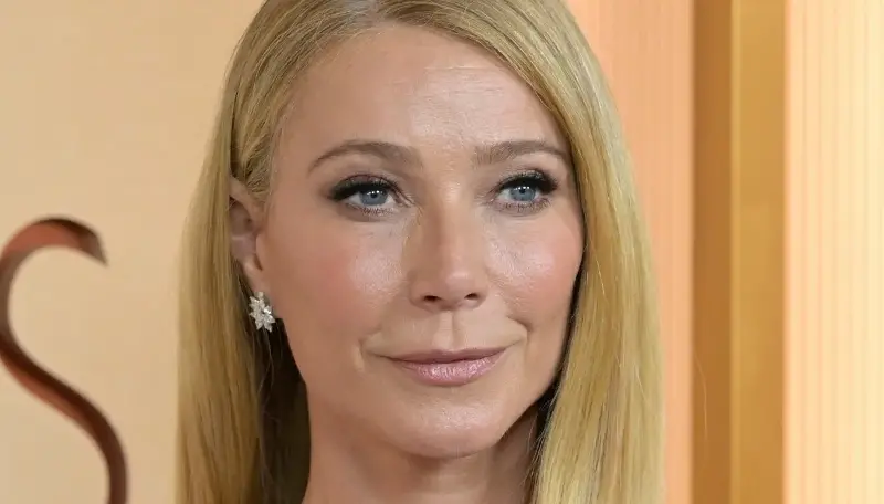 Il vero volto di Gwyneth Paltrow, amori e tradimenti da Brad Pitt a Hugh Grant