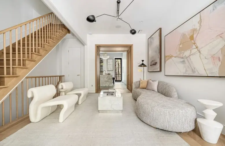 Minimalism with rounded accents helps to evoke emotional calmness. 