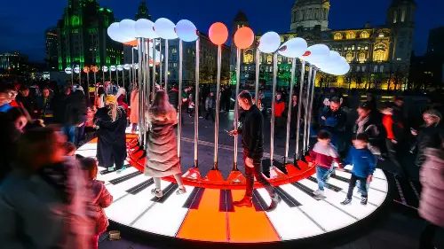 i Light Singapore 2025: Piano Walk