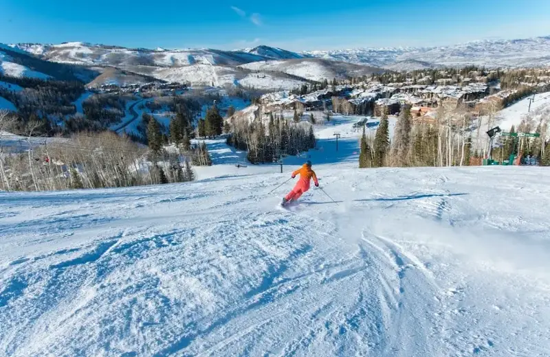 The beginner-friendly trails have wide, open basins, offering plenty of space to practise.