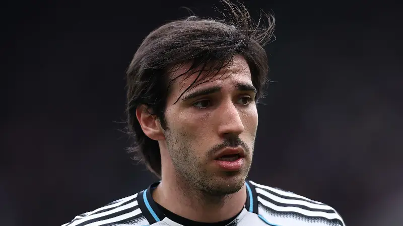 North London rivals battle for Tonali