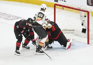 Hurricanes squander fast start, fall to Golden Knights in Game 1 of Stanley Cup Final