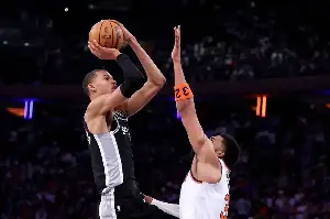 Spurs edge Knicks 115-111 in NBA Finals