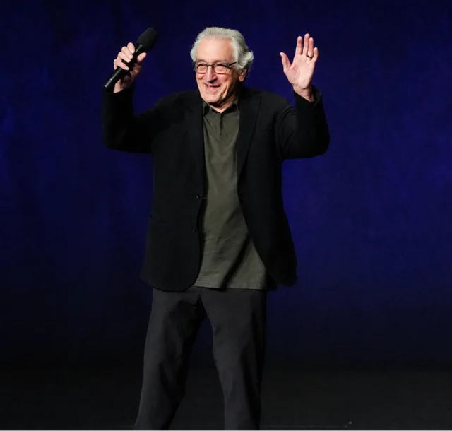 Điều gì khiến Robert De Niro ấn tượng về Ariana Grande sau lần đầu hợp tác? - Ảnh 2.