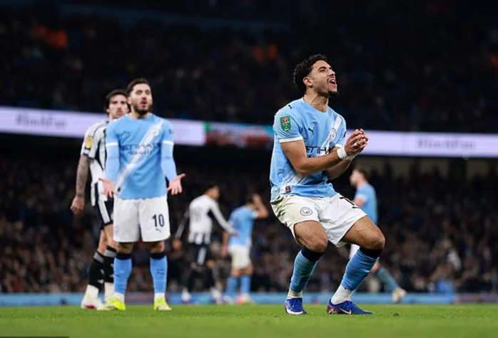 Biến Newcastle thành cựu vương, Man City giành vé tranh chung kết League Cup - Ảnh 3.