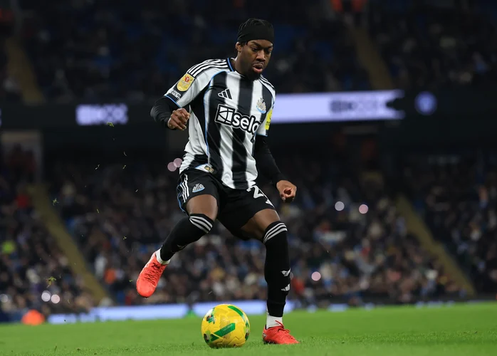 Biến Newcastle thành cựu vương, Man City giành vé tranh chung kết League Cup - Ảnh 6.