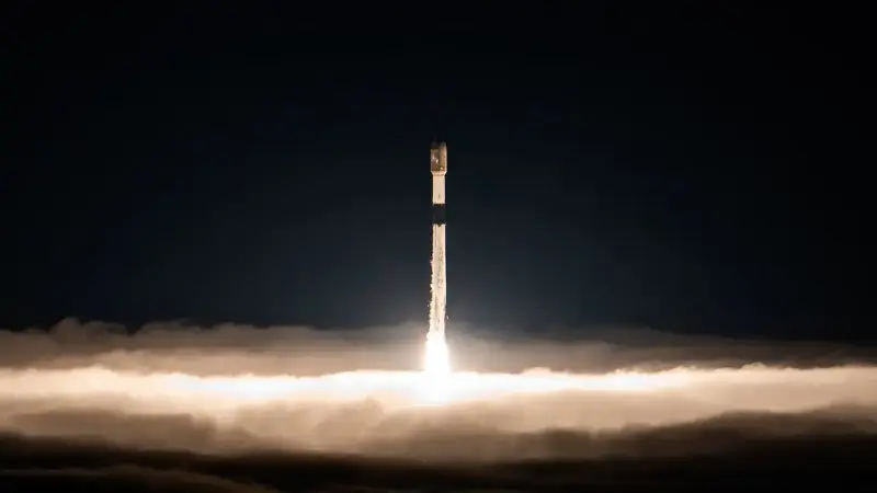 A SpaceX Falcon 9 rocket launches 27 Starlink internet satellites from California's Vandenberg Space Force Base on Aug. 22, 2026.