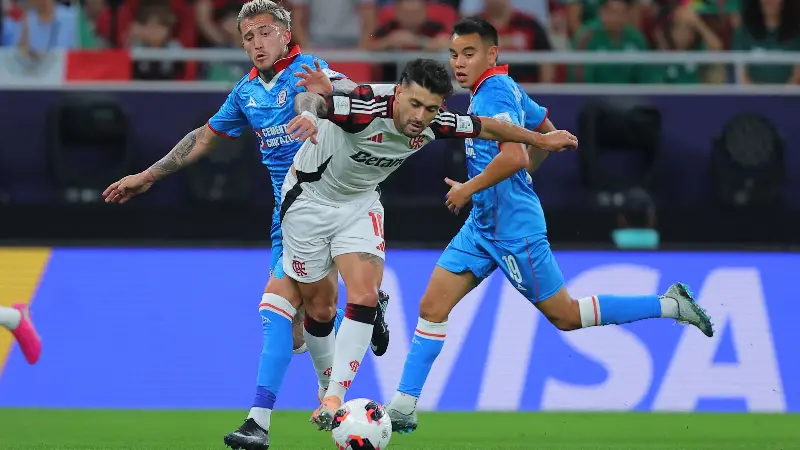 El contrato de Arrascaeta con el Flamengo va hasta diciembre de 2026.