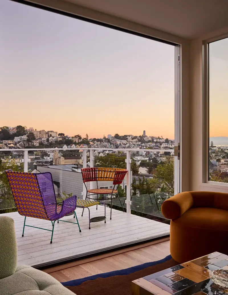 Who wouldn't want to chill out here with a drink? (Image credit: John Merkl. Design: Clara Jung. Styling: Kay Jaramillo. Architect: Jack Backus. Builder/Contractor: North Bay Construction)
